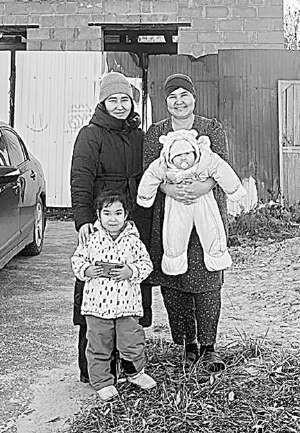 Зиеда, Наргиза, Салиха и Сумая Каримовы.