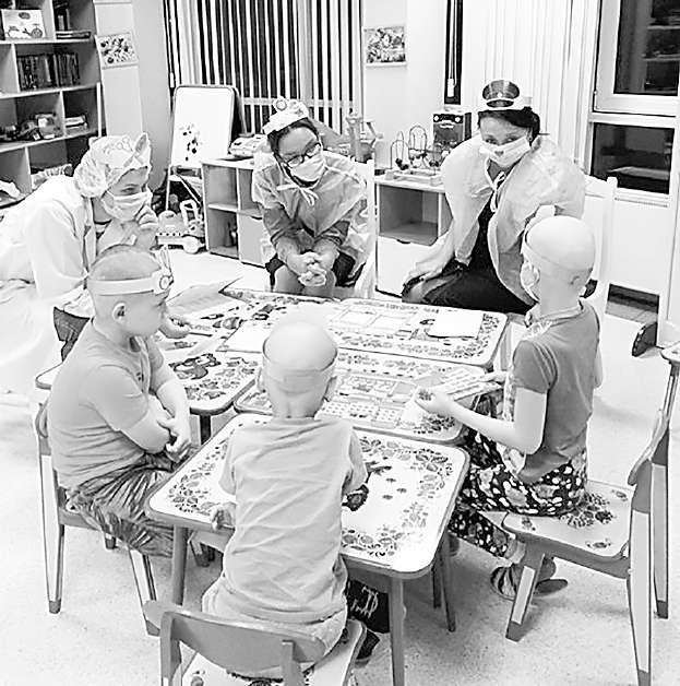 Развивающие занятия с детьми в онкоотделении.