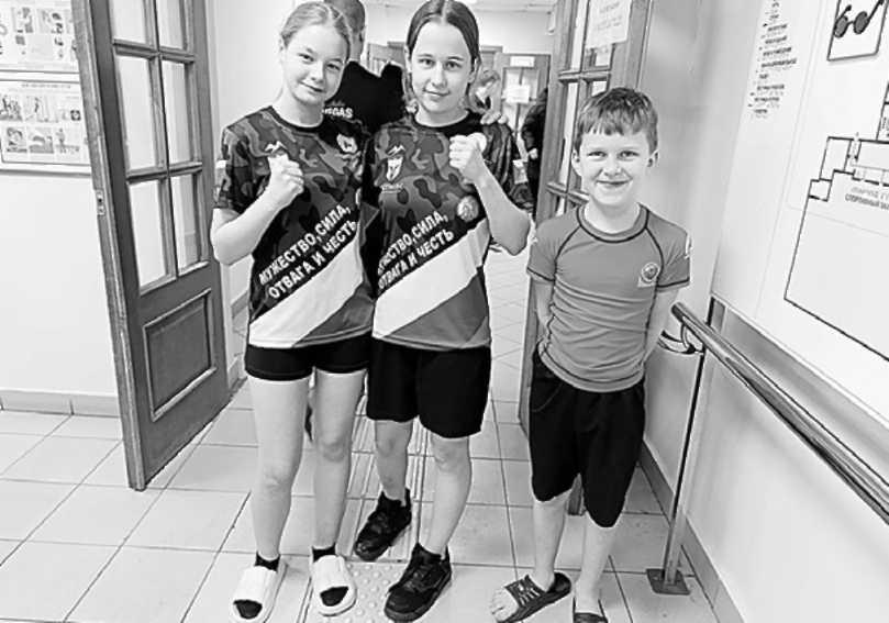 Анастасия и Виктория Скориковы, Захар Кузьминых Виктория Волкова