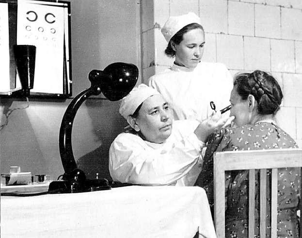 Александра Евгеньевна ведет прием пациентов